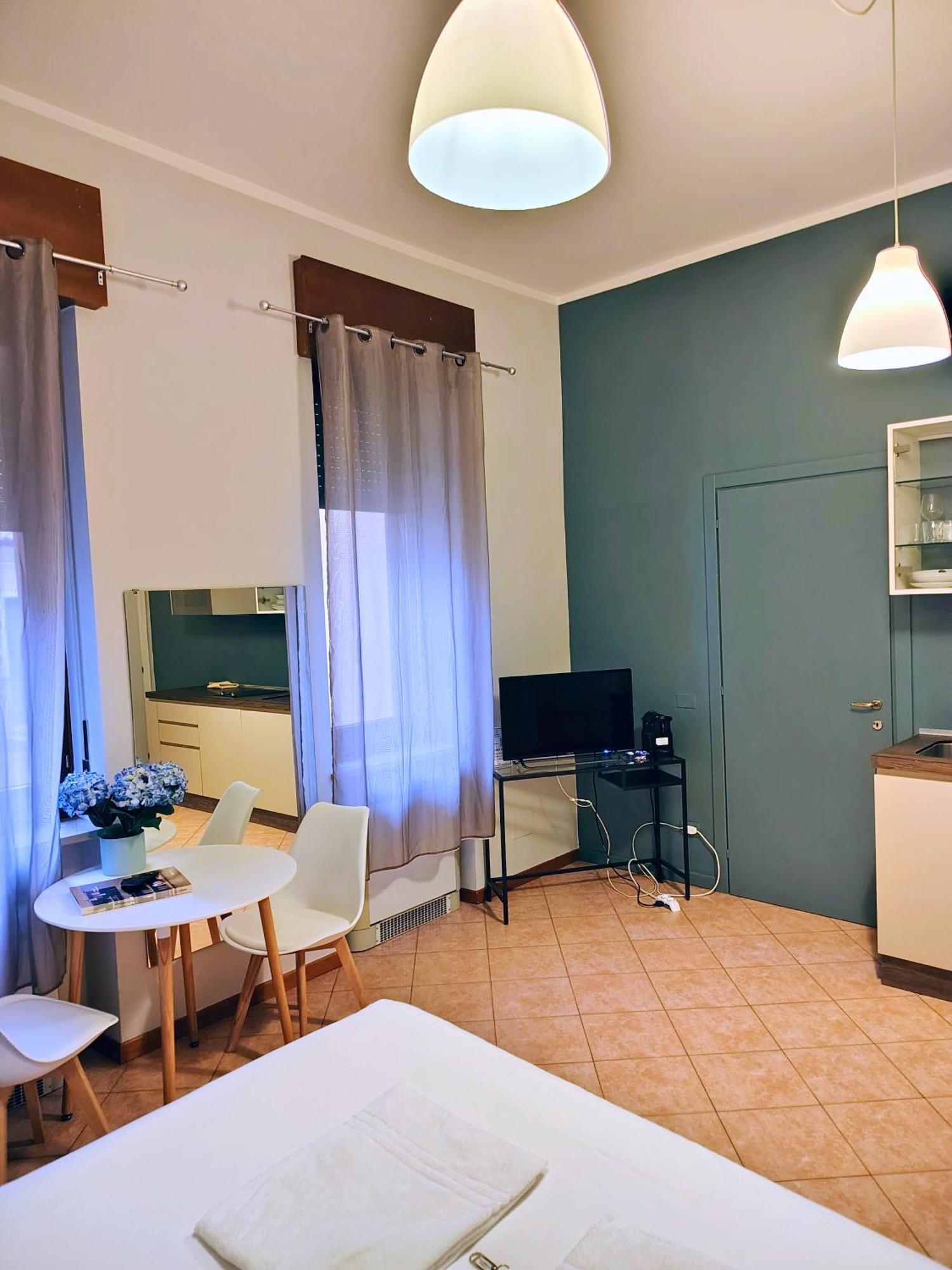 Pensión Italianflat - Rentroom Old Town - 200mt To Arena