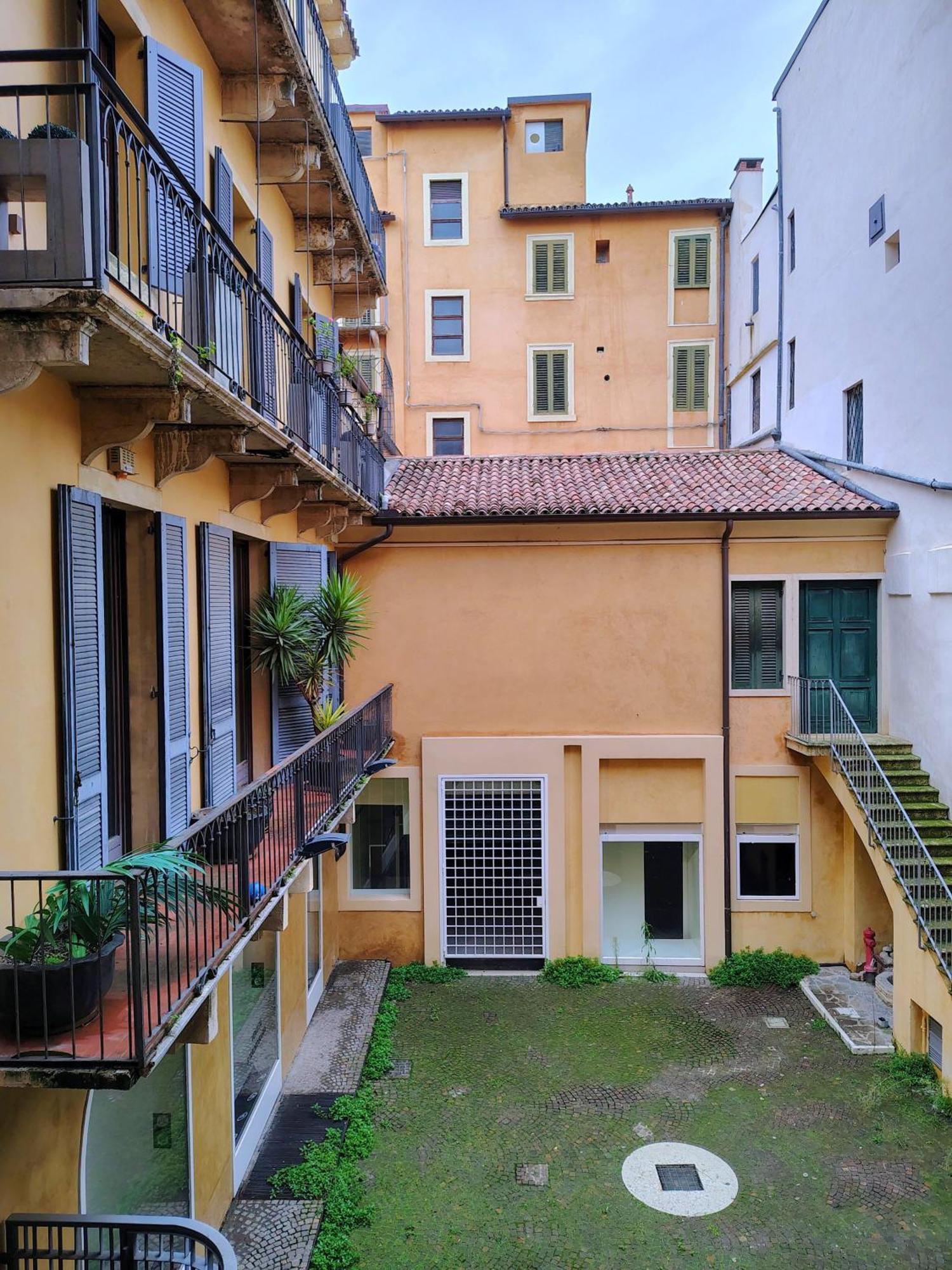 Pensión Italianflat - Rentroom Old Town - 200mt To Arena 3*
